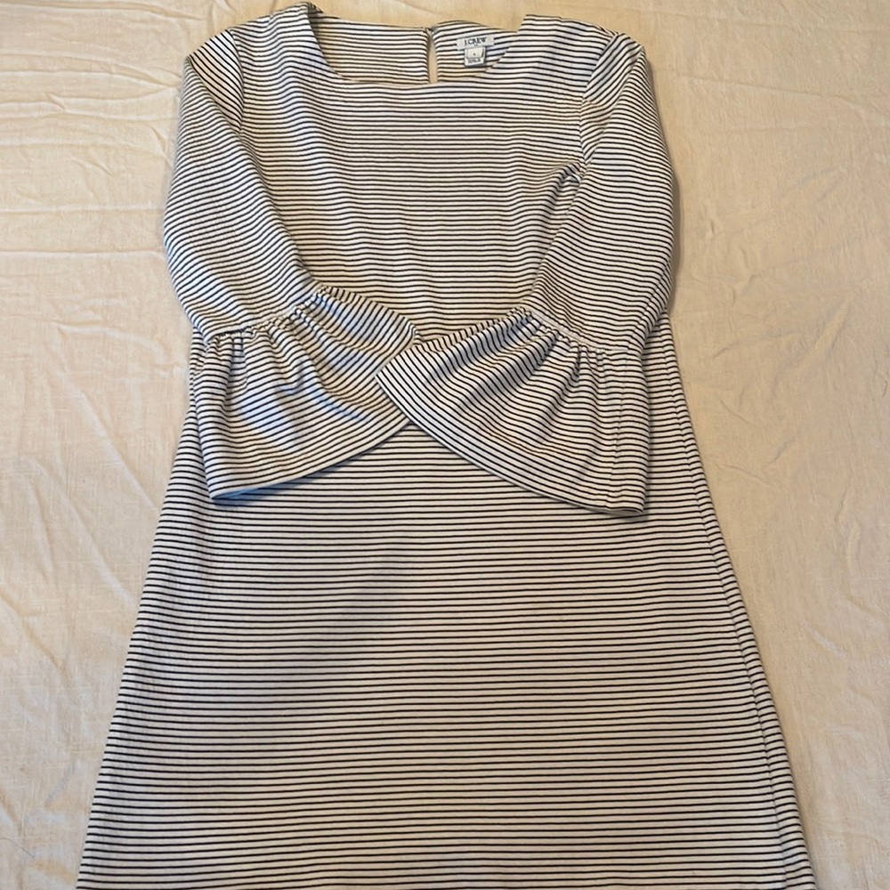 Small J Crew dress 3/4 length sleeve